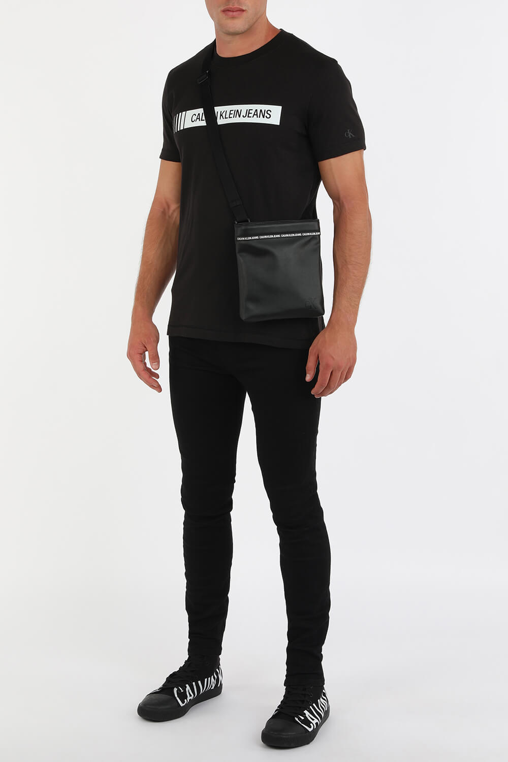 Logo Box Tshirt in Black